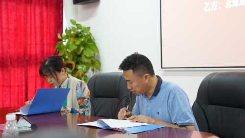 学金沙下载送彩金领导与企业负责人签约现场31-1.jpg