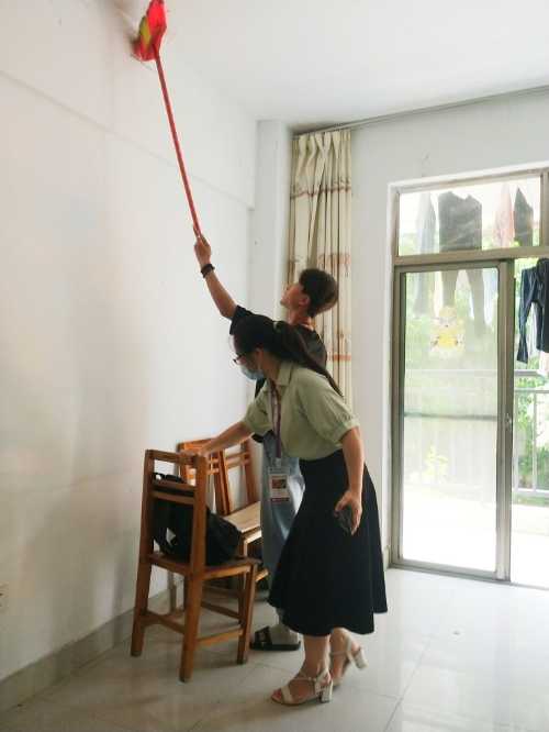 清理卫生死角，对蚊虫无需客气.jpg
